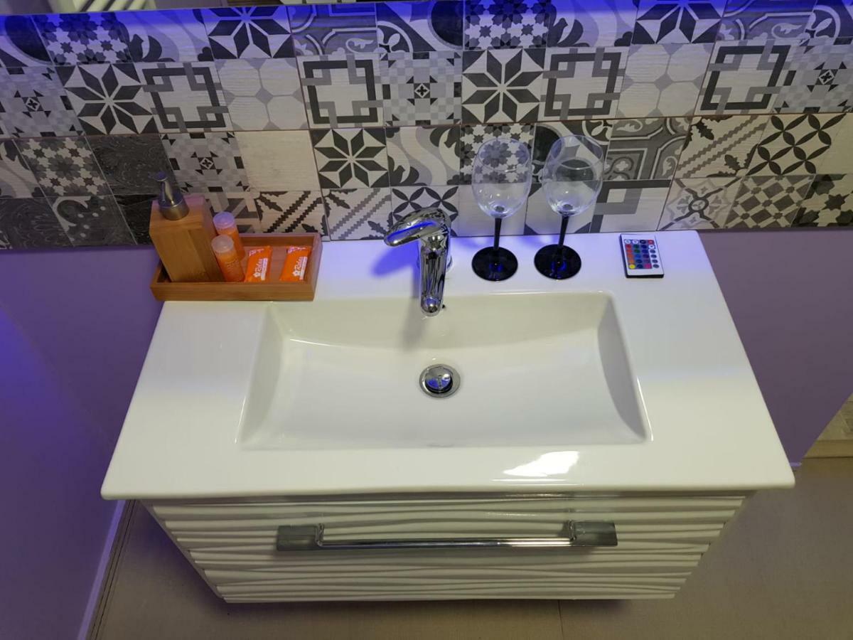 Târgu Jiu Art Boutique Central מראה חיצוני תמונה