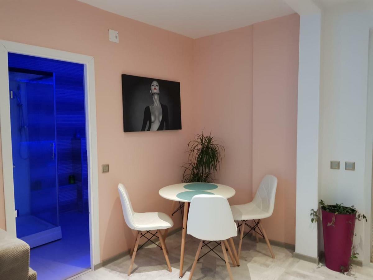 Târgu Jiu Art Boutique Central מראה חיצוני תמונה