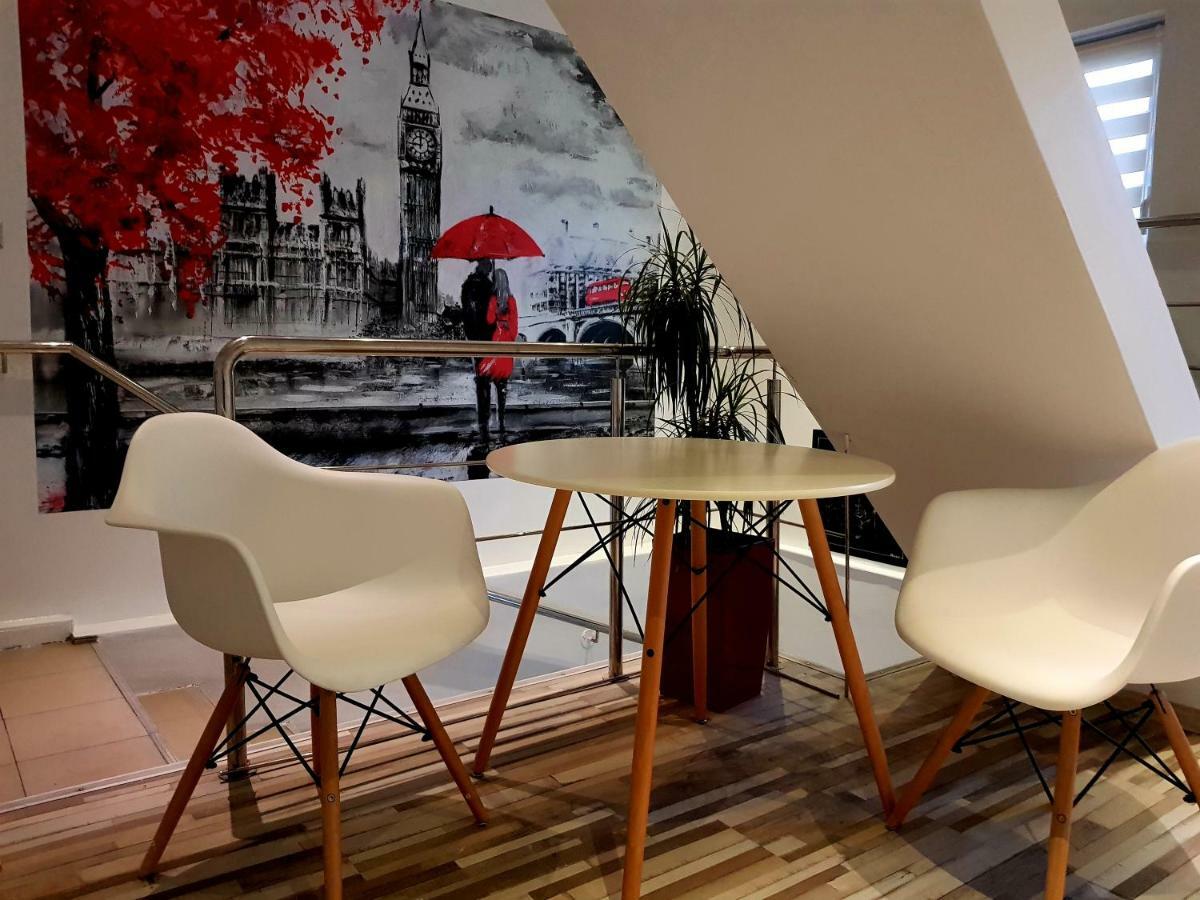 Târgu Jiu Art Boutique Central מראה חיצוני תמונה